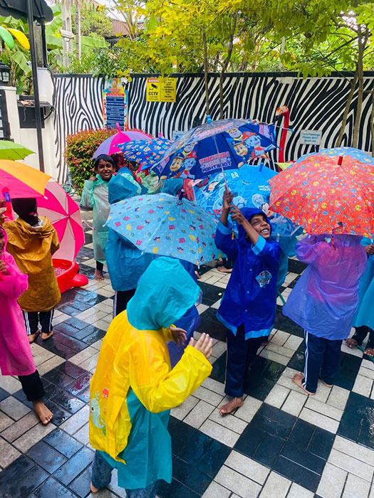 Twinkle Stars AMI Montessori Panadura, Montessori Sri Lanka, Nursery Pre school Panadura Sri Lanka, Rainy in Montessori, nursery and Kindergarten activities, A.M.I. montessori in sri lanka, Early Learning and child care centre