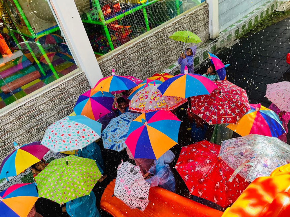 Twinkle Stars AMI Montessori Panadura, Montessori Sri Lanka, Nursery Pre school Panadura Sri Lanka, Rainy in Montessori, nursery and Kindergarten activities, A.M.I. montessori in sri lanka, Early Learning and child care centre